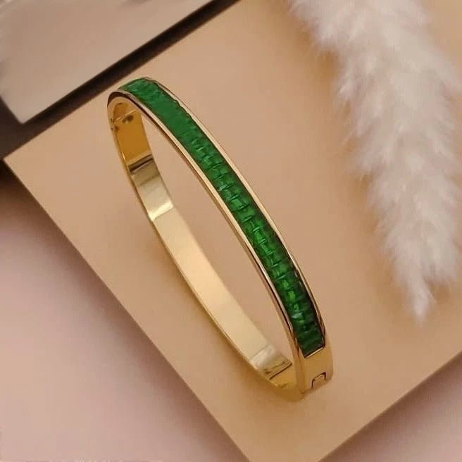 Emerald Glow Green Diamond Gold Kada