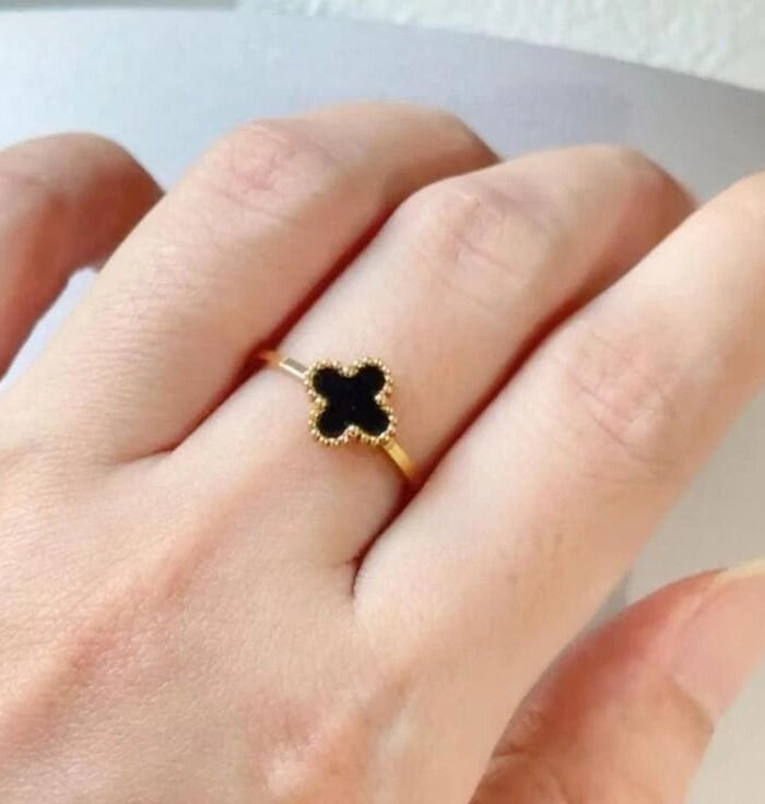 Noira Mini Clover Gold Ring