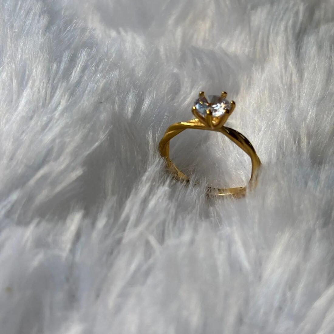 Royal Twist Ring